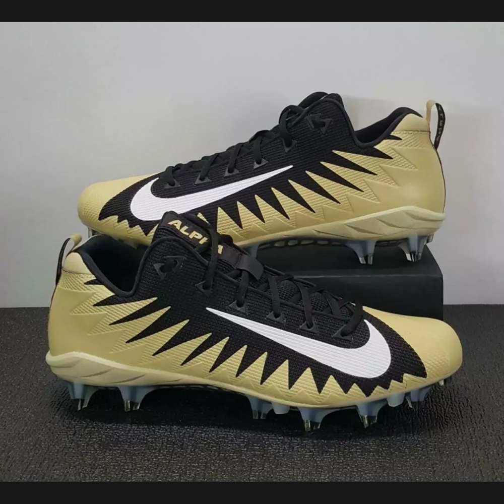 Nike 🏈 cleats